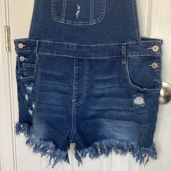 Women’s Blue Jeans Short Overalls - Picture 3 of 8